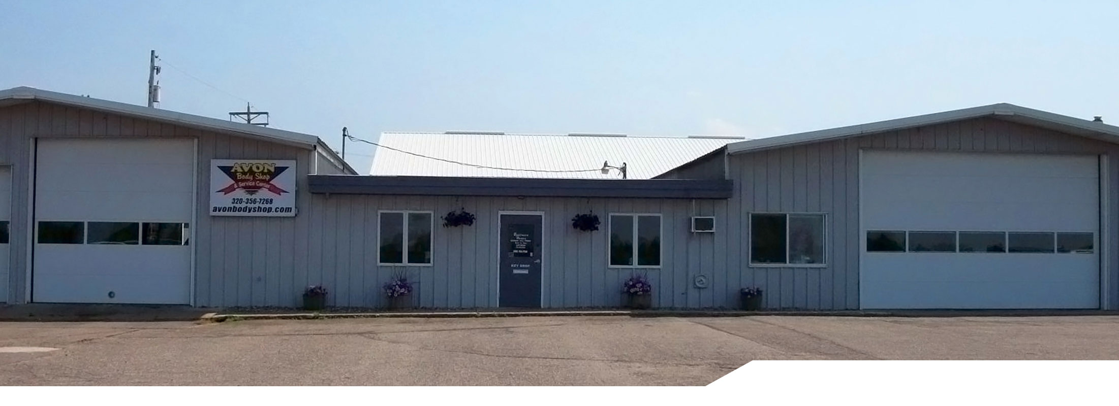 Avon Body Shop's building in Avon, MN